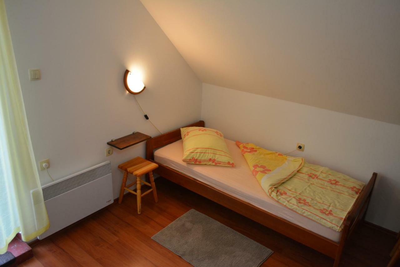 Holiday Home Coprnicka Hisa Skrad Bagian luar foto